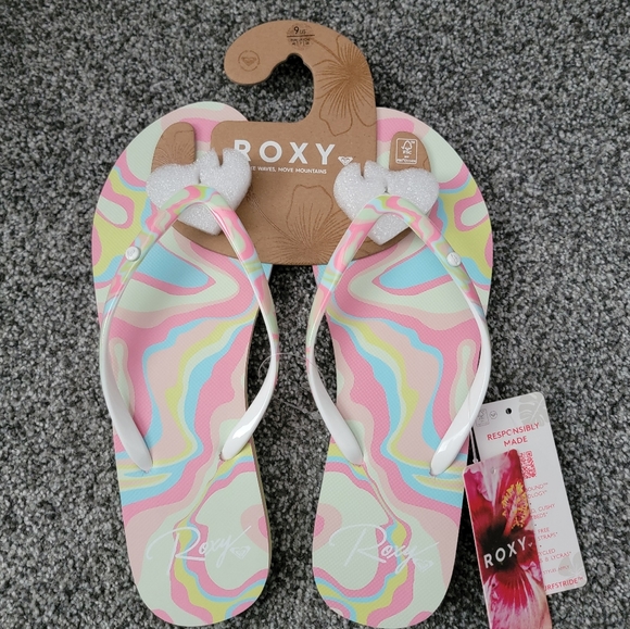 Roxy Shoes - NWT! Roxy Flip-Flops - 9